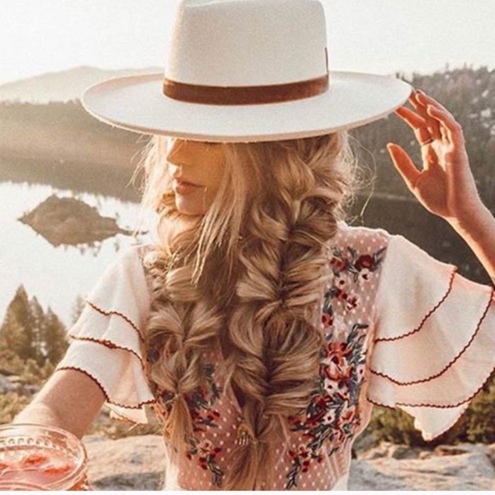 Lack of color Val Diamond